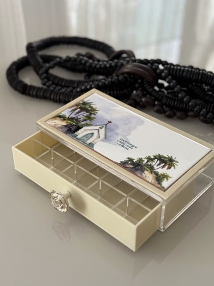 Porta joia com puxador em porcelana